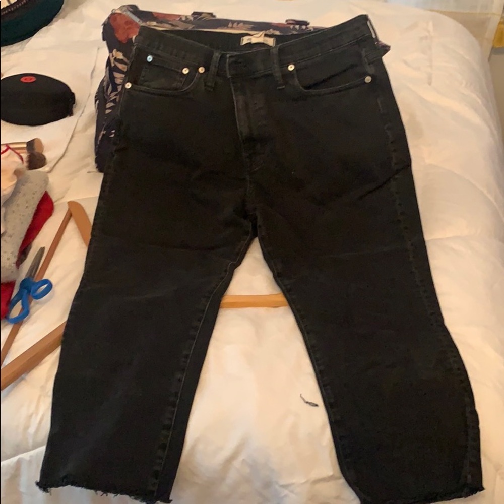 Madewell Black cropped boyfriend jeans